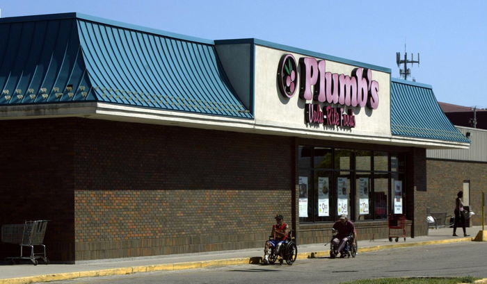 Plumbs Supermarket - Muskeon Heights Store
